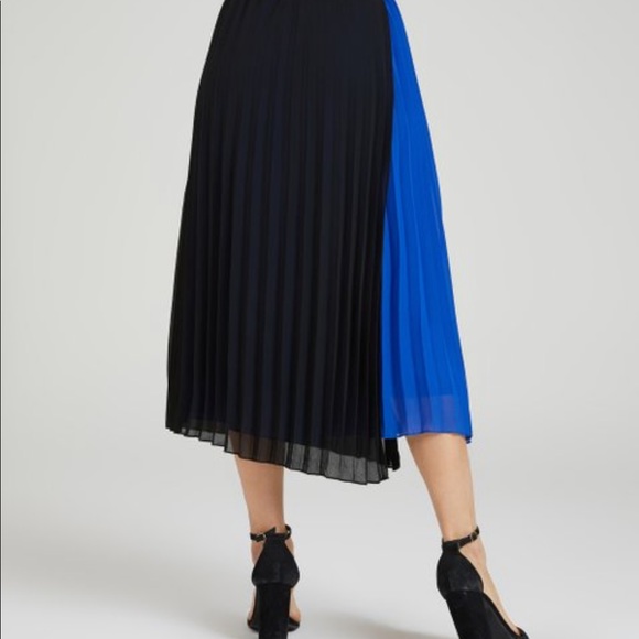 💙🆕MELLIE SOPHISTICATED PLEATED MIDI SKIRT💙NWT💙 - Picture 2 of 3